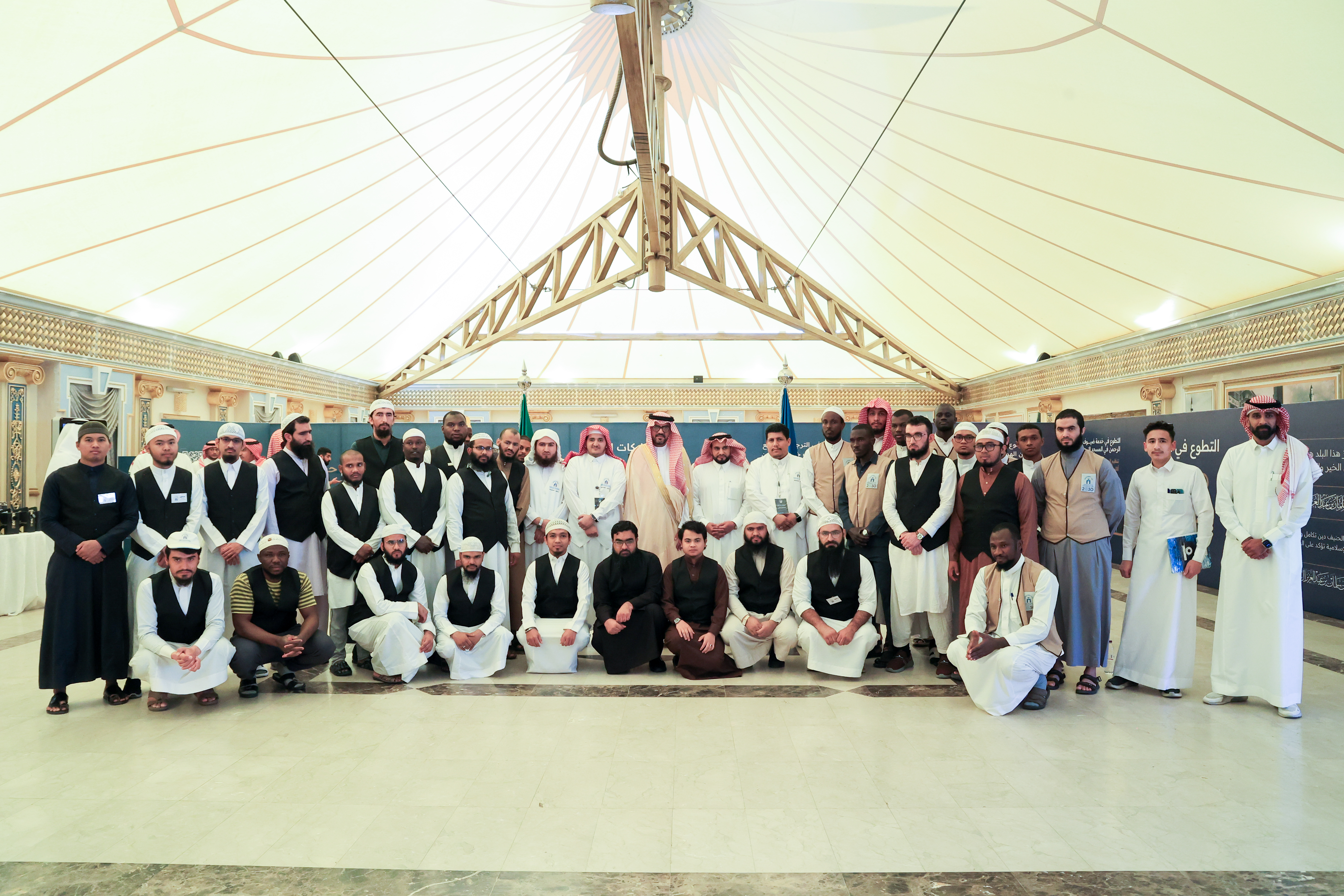 برعاية وحضور رئيس الجامعة الإسلامية الدكتور صالح بن على العقلا الجامعة الإسلامية تحتفي بـ " يوم التطوع السعودي والعالمي  " .